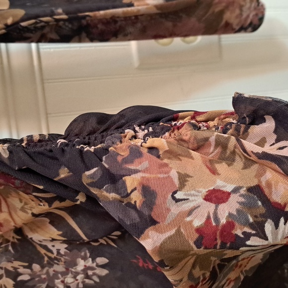 Etro Floral Nylon Stretch Turtleneck Made in Italy European sz48 US M - Picture 4 of 10